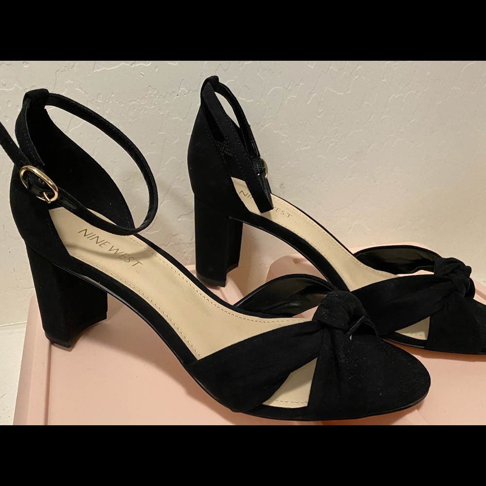 NWOT Nine West Paloma Knotted Heeled Sandal